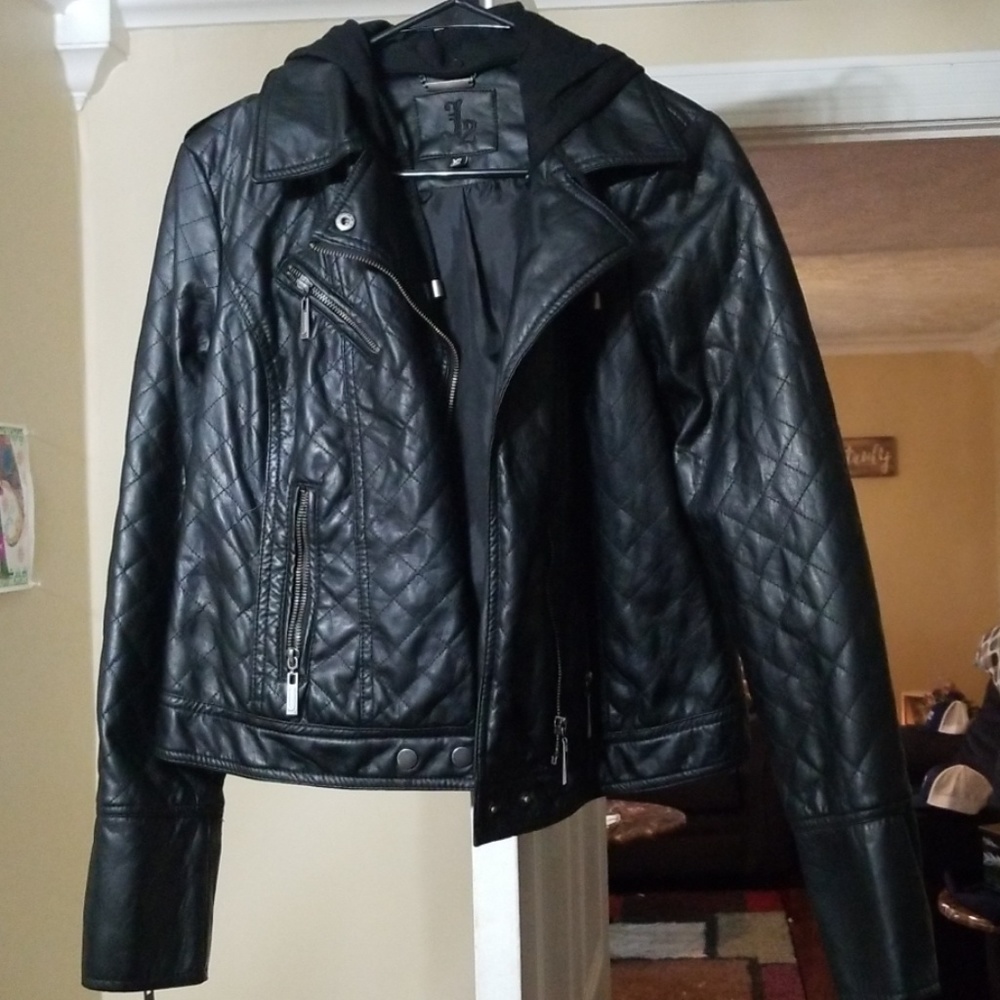 J2 polyvinyl/polyester jacket